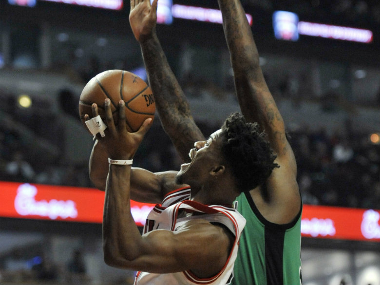 Butler lifts Bulls to 104-103 victory over Celtics