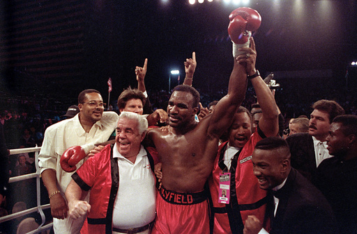 Boxing Hall of Famer Lou Duva dies at 94, handled 19 champs