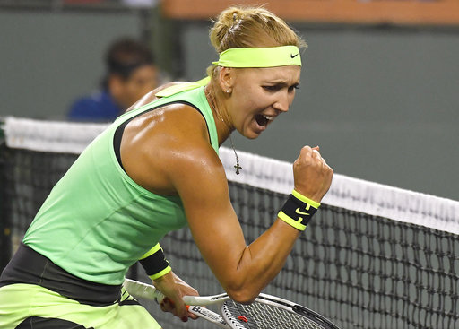 Vesnina beats Venus Williams in 3 sets at Indian Wells