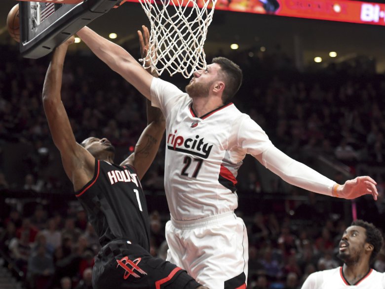 Blazers and Jazz take safe route with their budding centers
