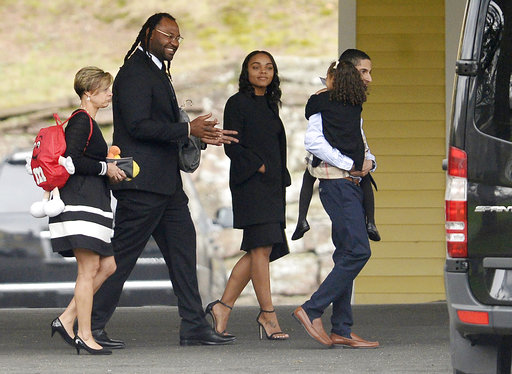 Fiancee says Aaron Hernandez denied rumors he was gay