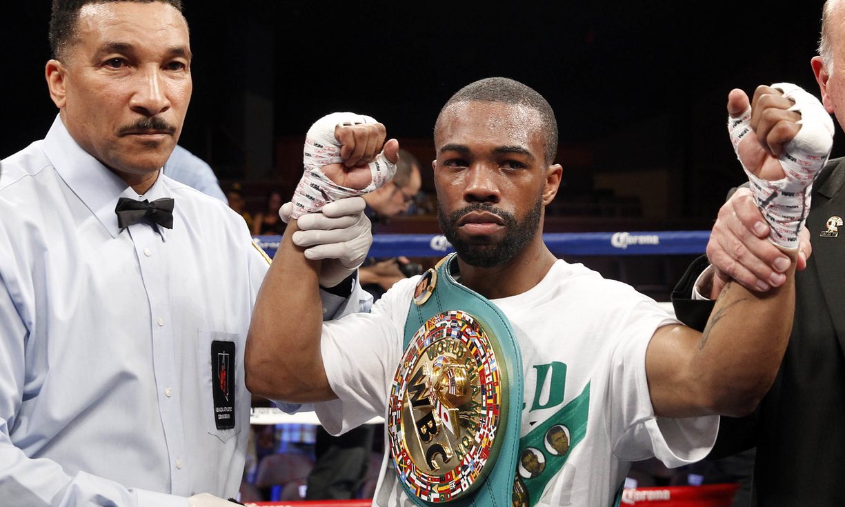 Russell set for family affair in 2nd featherweight defense