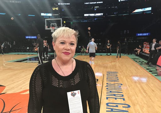 Amid cancer recurrence, Holly Rowe gets extension at ESPN