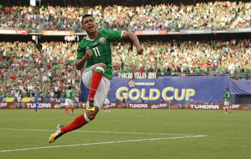Elias Hernandez leads Mexico past El Salvador 3-1