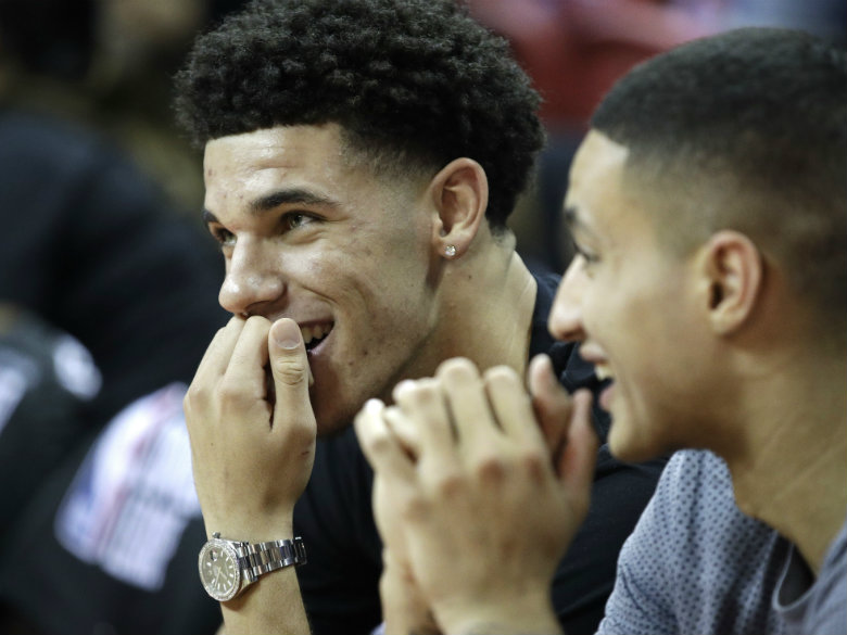 Lakers overcome Ball’s injury to reach title game