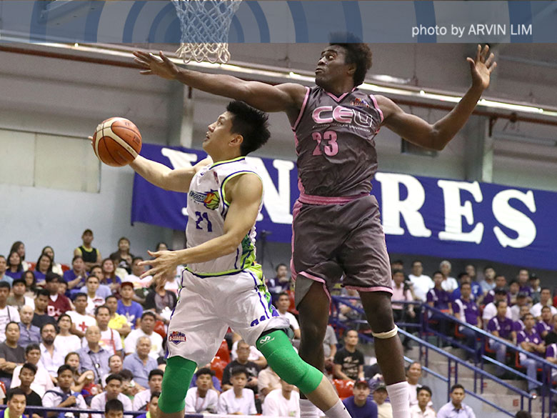 Flying V, Cignal score contrasting Game 1 wins in semis