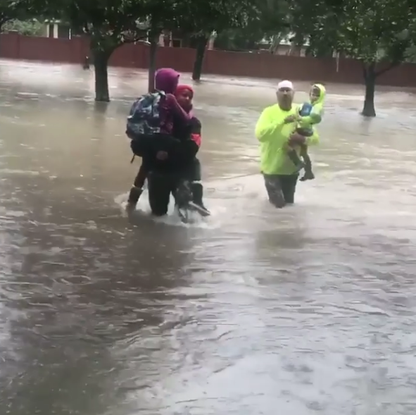 MMA fighter heroically rescues flood victims in Houston