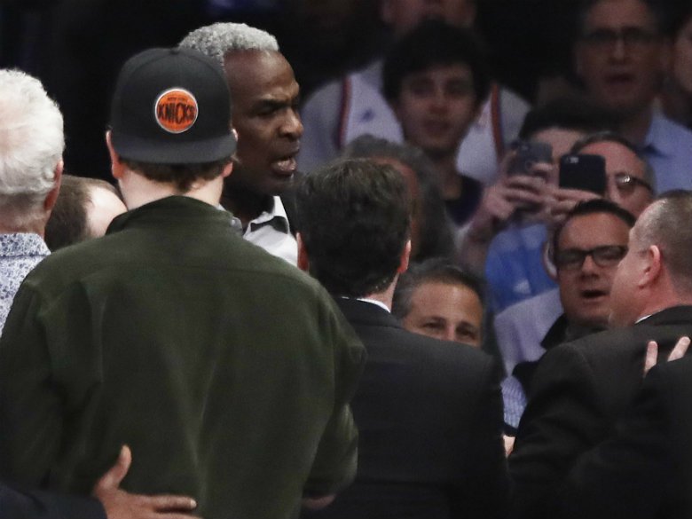 Charles Oakley sues Knicks owners, claiming defamation