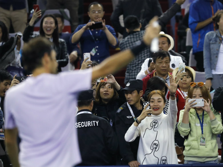 Nadal, Federer cruise into Shanghai Masters quarterfinals